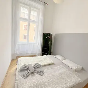Synagouge Astoria Guest house